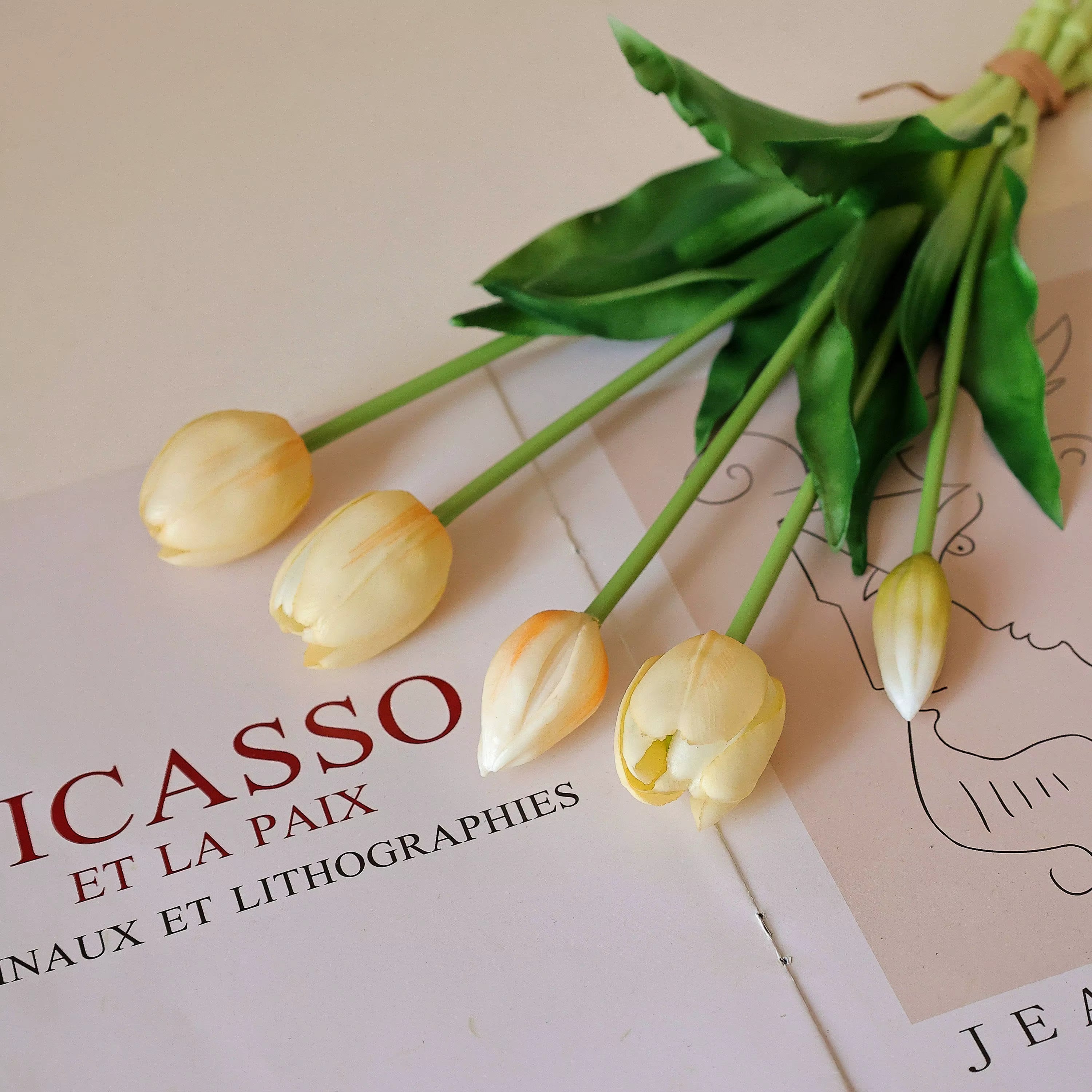 Vårblom™ – Naturtrogen Tulpanbukett