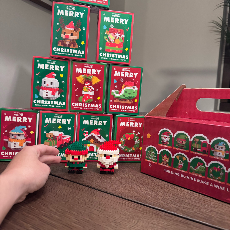 Bygg julens mysigaste stund hemma 🎄 12 små figurer du bygger – blir juldekorationer för hela familjen.